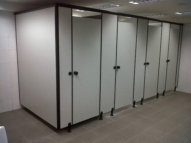 Partisi Cubicle Toilet - Makassar